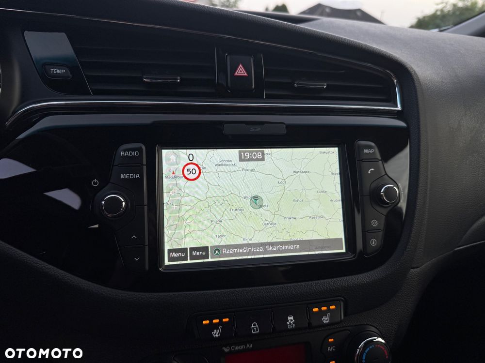 Kia Ceed 1.4 CVVT ISG Dream Team Edition - 35