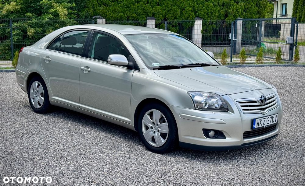 Toyota Avensis 2.2 D-4D Sol Plus - 26