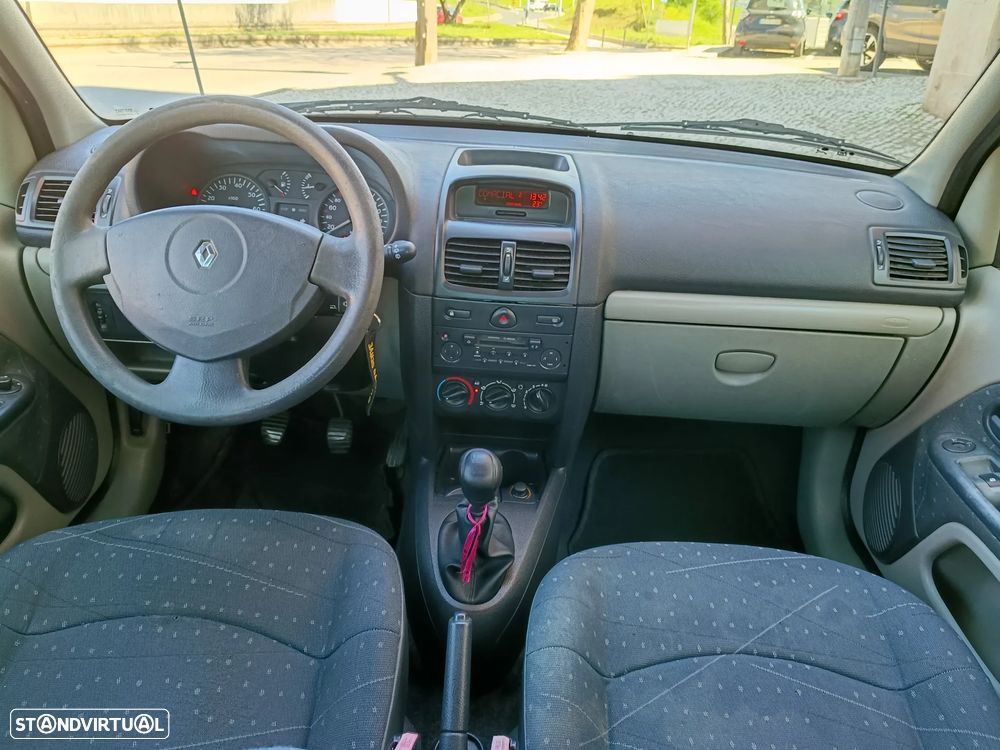 Renault Clio 1.2 16V Confort - 6