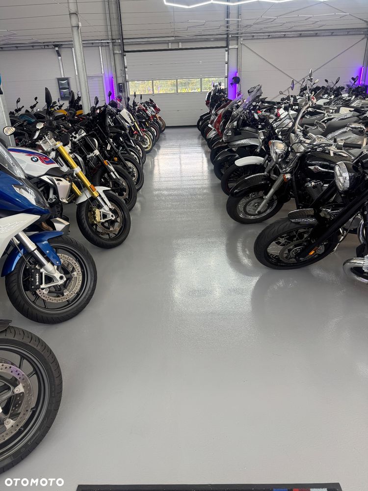 Suzuki GSX-R - 40