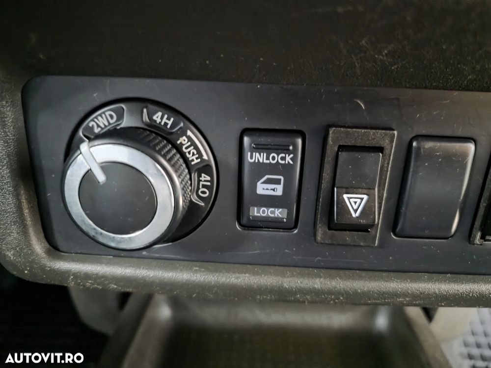 Nissan Navara 2.5 dCi DPF 4X4 Double Cab LE - 17