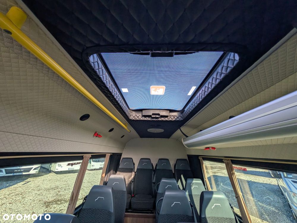 Mercedes-Benz Sprinter 519 - 21