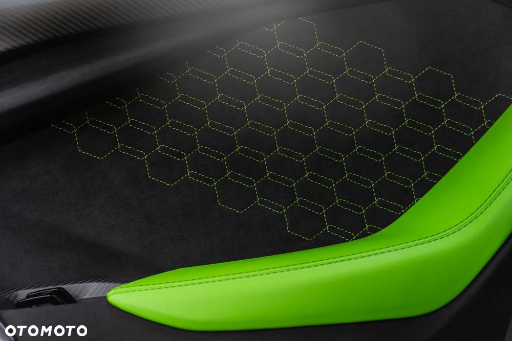 Lamborghini Revuelto - 21