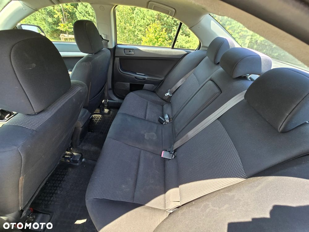 Mitsubishi Lancer 1.5 Inform - 16