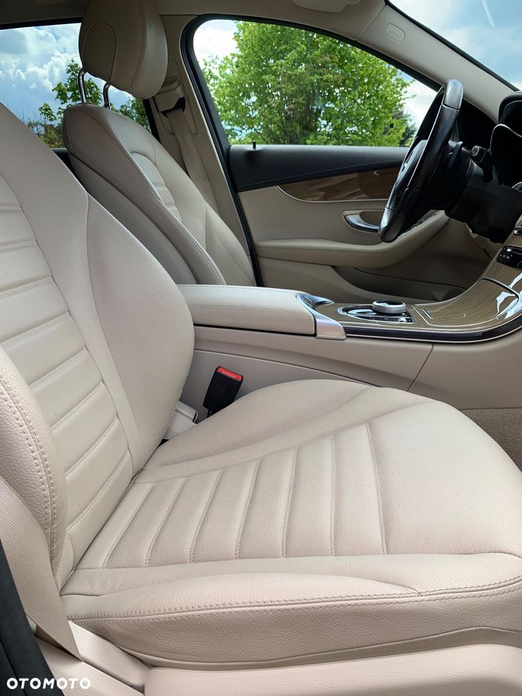 Mercedes-Benz Klasa C 250 7G-TRONIC - 28