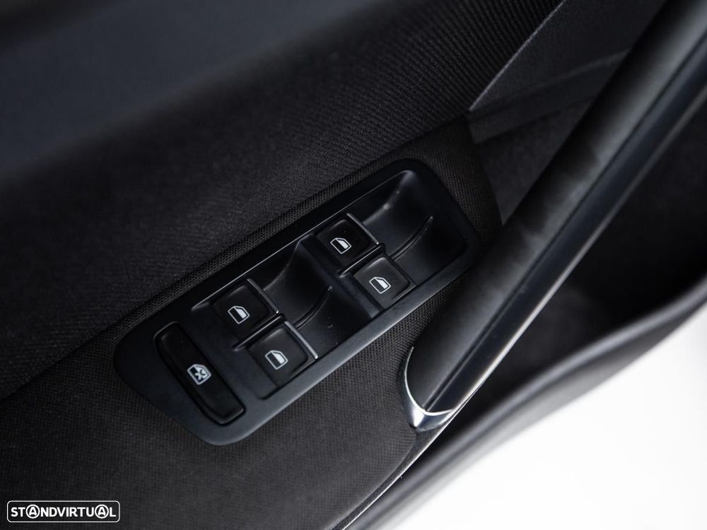 VW Golf 1.4 TSI e-Hybrid DSG - 13