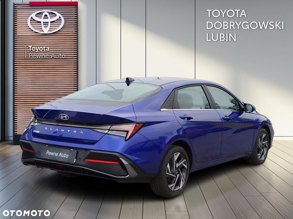 Hyundai Elantra - 5