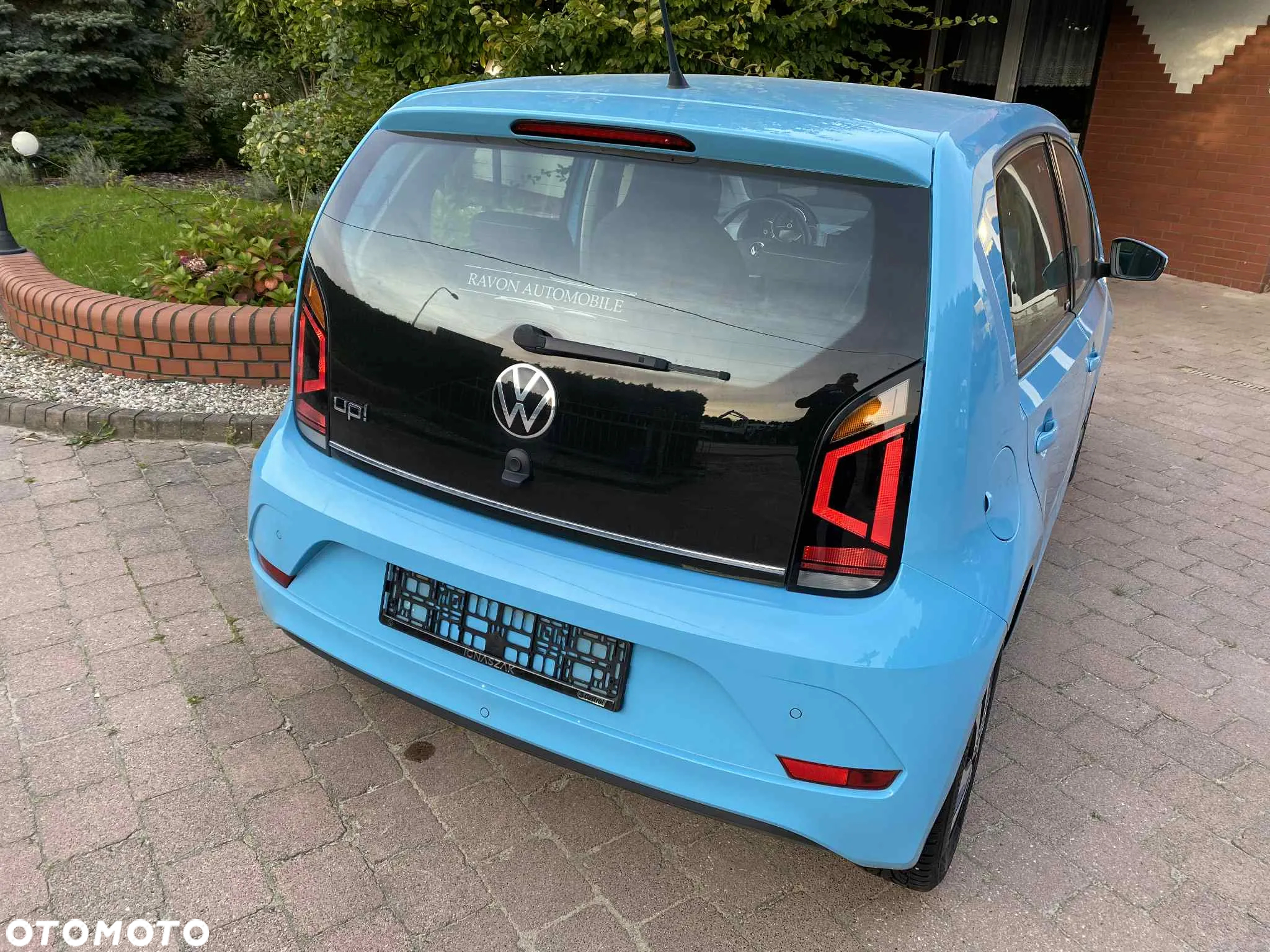 Volkswagen up! Active - 24