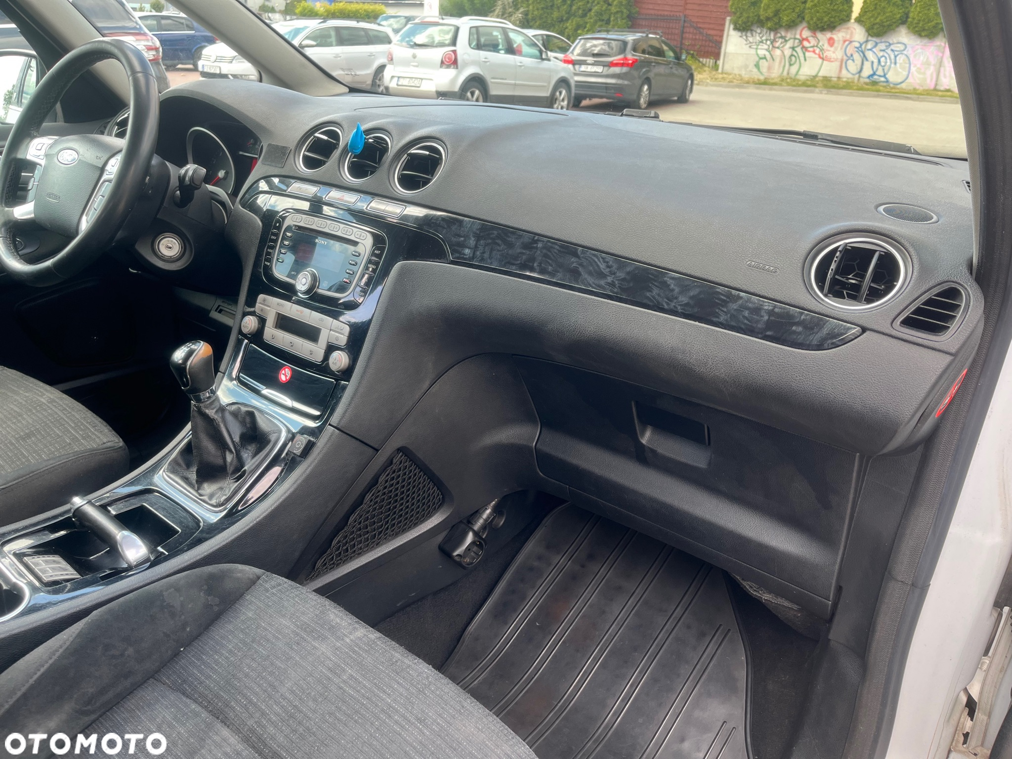Ford Galaxy 2.0 Ghia - 17