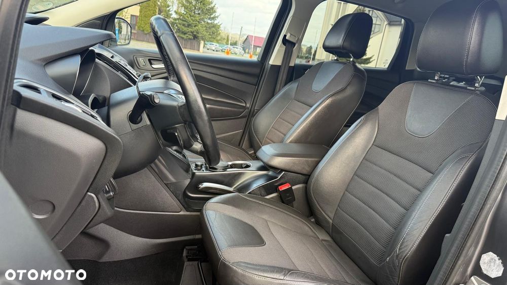 Ford Kuga 2.0 TDCi 4x4 Titanium - 24