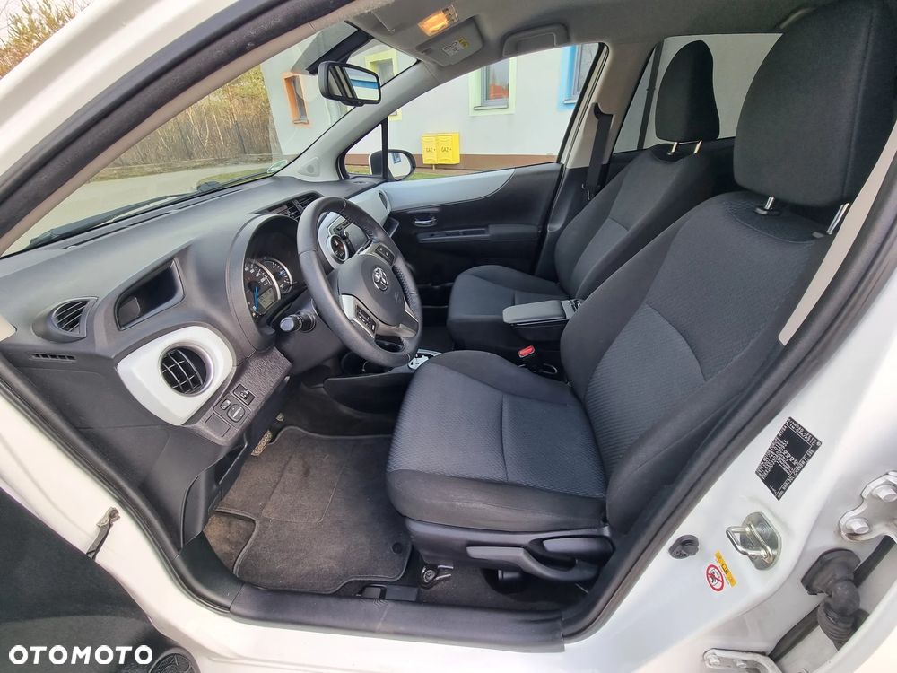 Toyota Yaris Hybrid 100 Life - 20