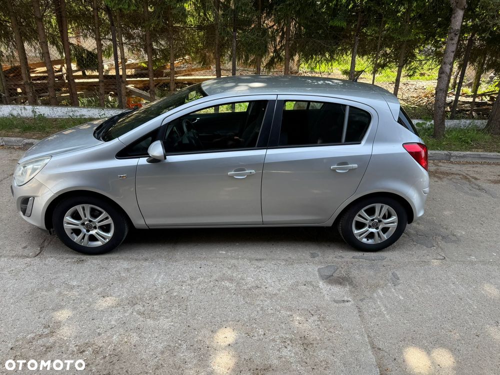Opel Corsa 1.2 16V Cosmo - 8