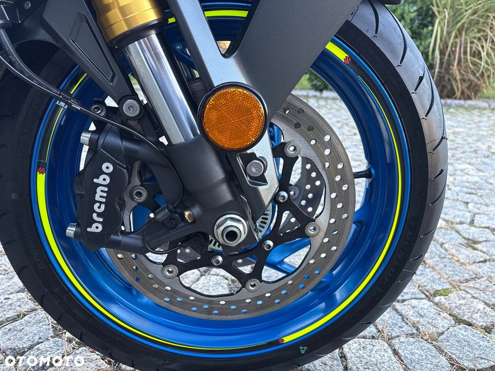 Suzuki GSX - 20