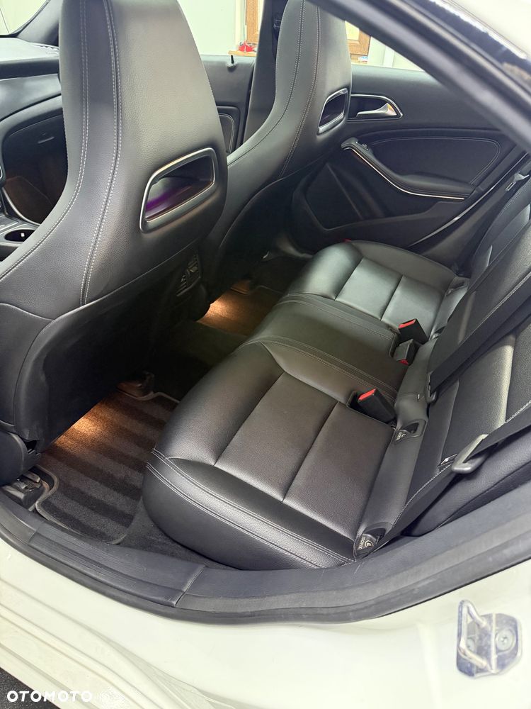 Mercedes-Benz CLA 250 4-Matic AMG Line - 15