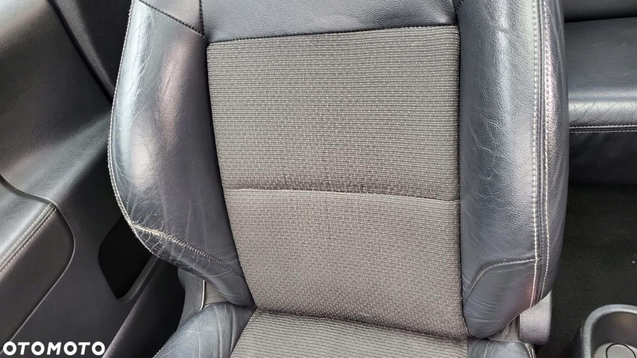 Fotele Kanapa Komplet Pół Skóry Peugeot 207 3D - 4