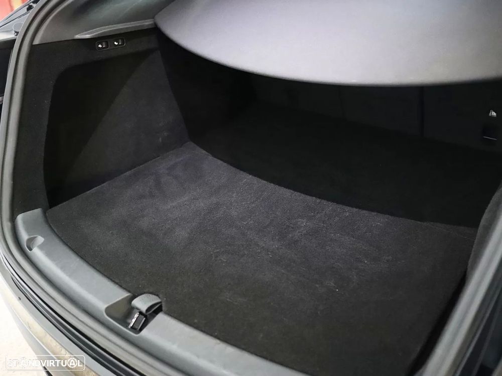 Tesla Model Y Performance Tração Integral - 36