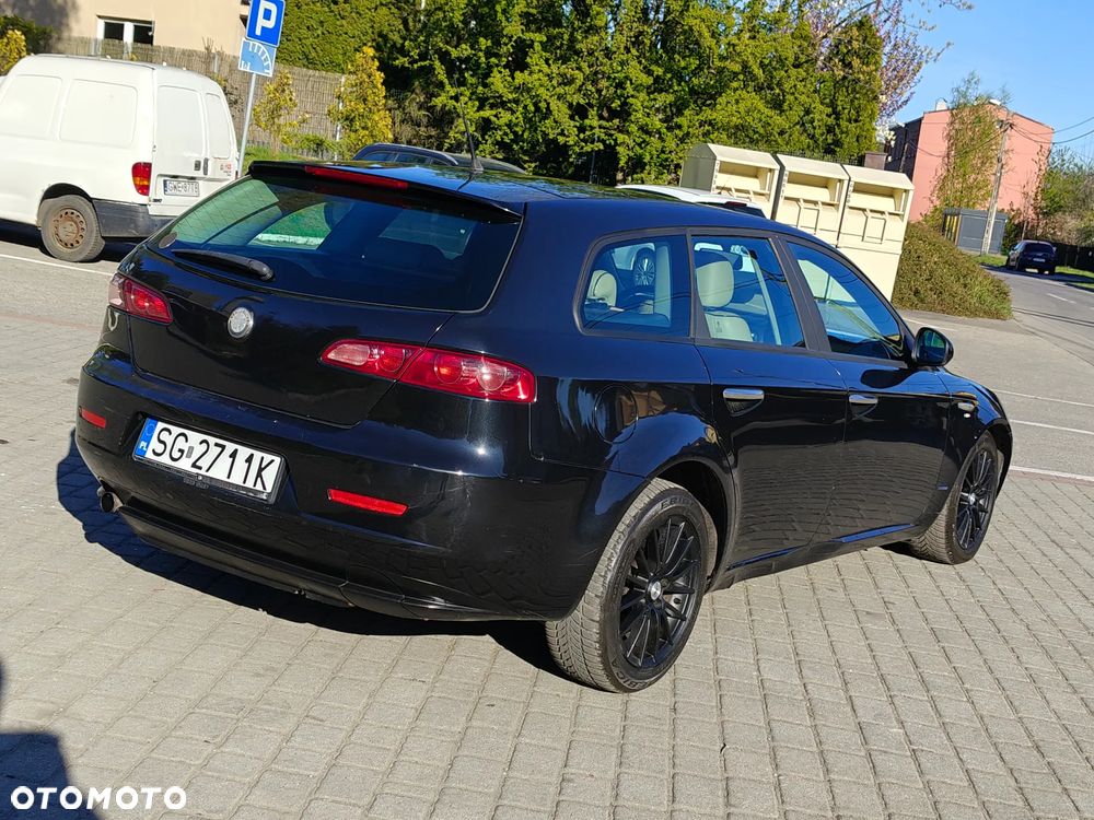 Alfa Romeo 159 1.9 JTDM 8V DPF Distinctive - 11