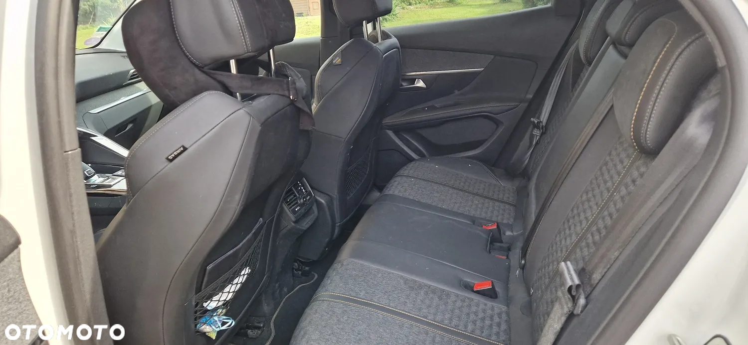 Peugeot 3008 1.2 PureTech Road Trip S&S EAT8 - 8