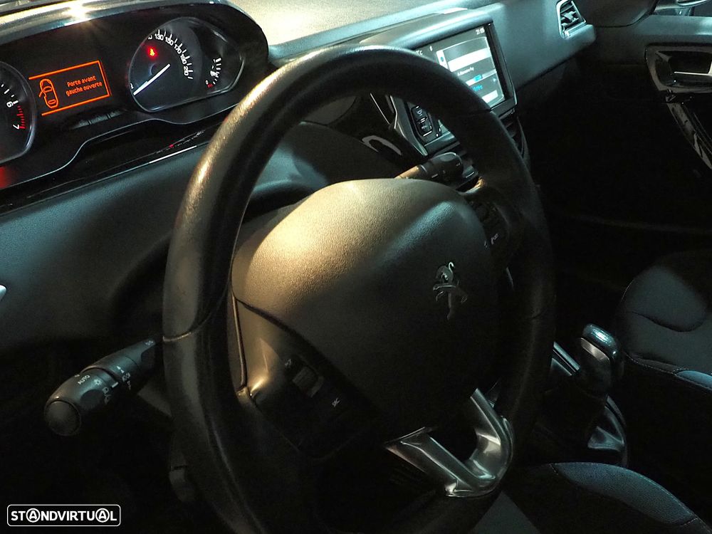 Peugeot 208 82 VTI Allure - 16