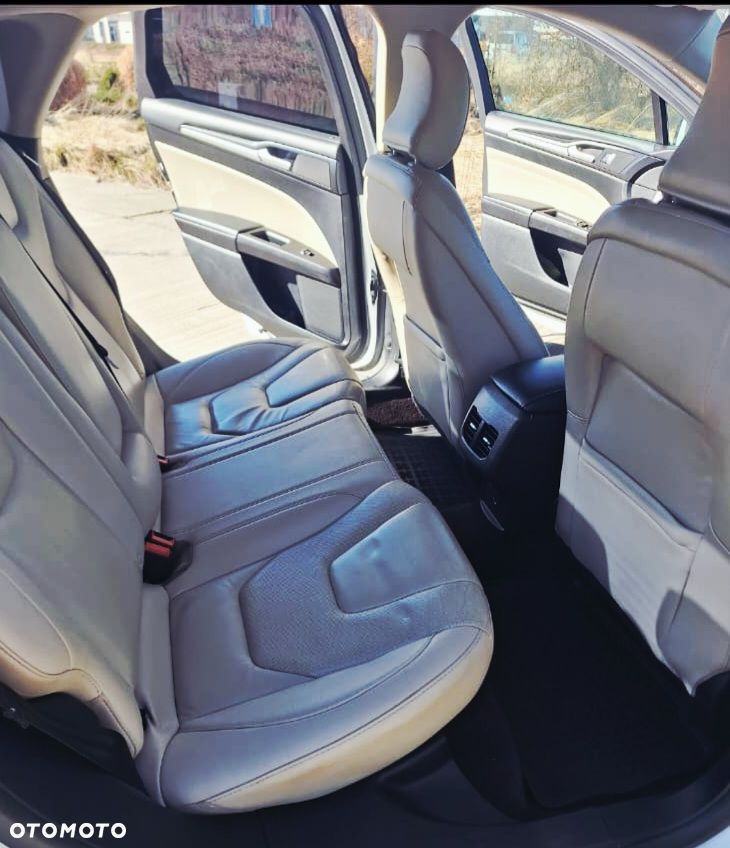 Ford Fusion - 7