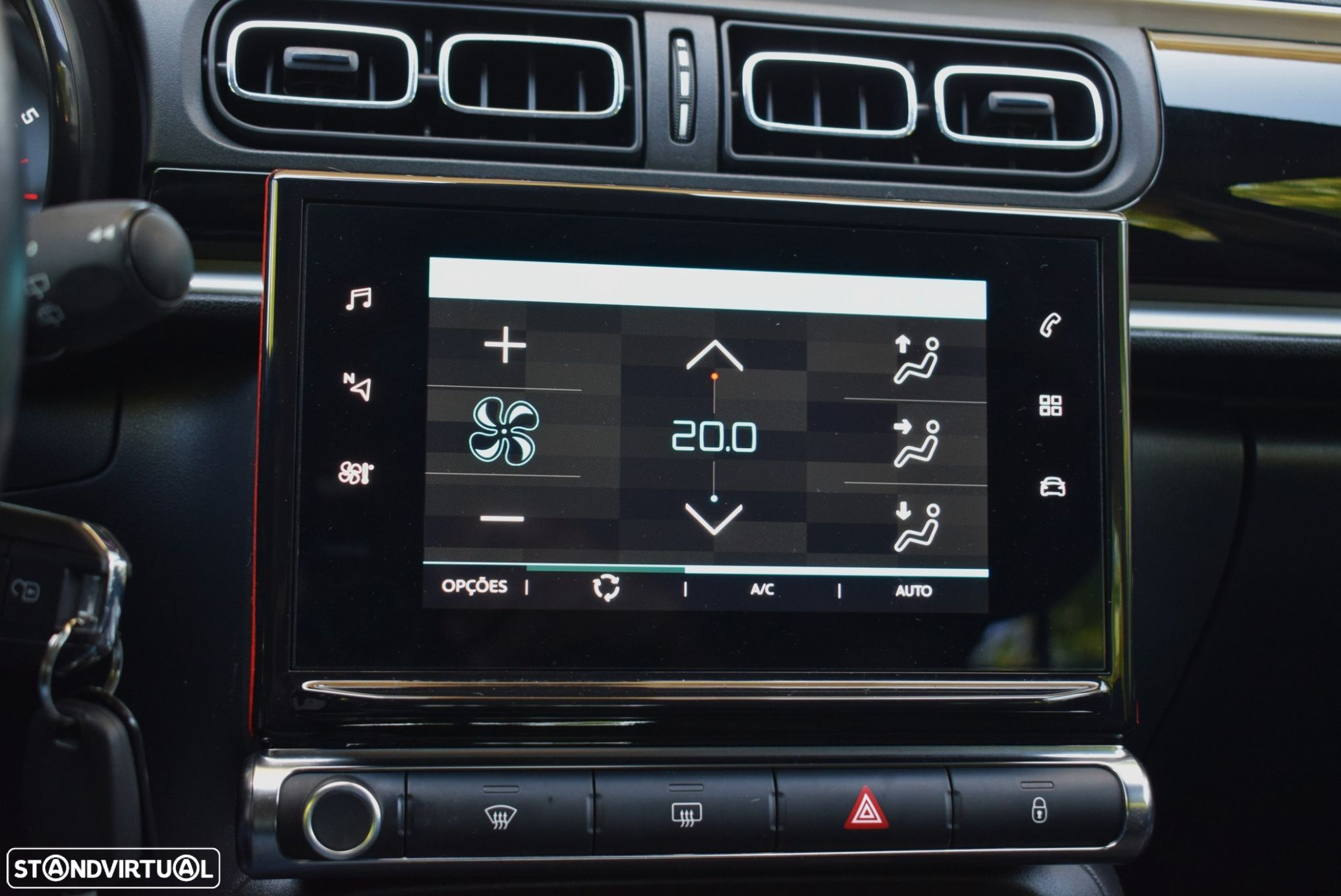 Citroën C3 1.2 PureTech Shine - 24