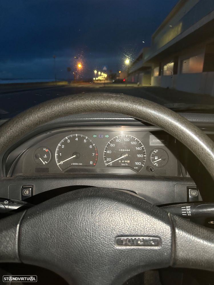 Toyota Corolla Sedan 1.3 - 7