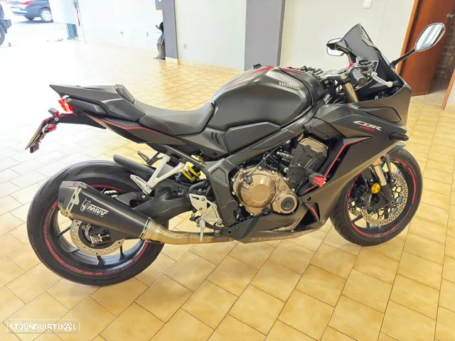 Honda CBR 650R - 6
