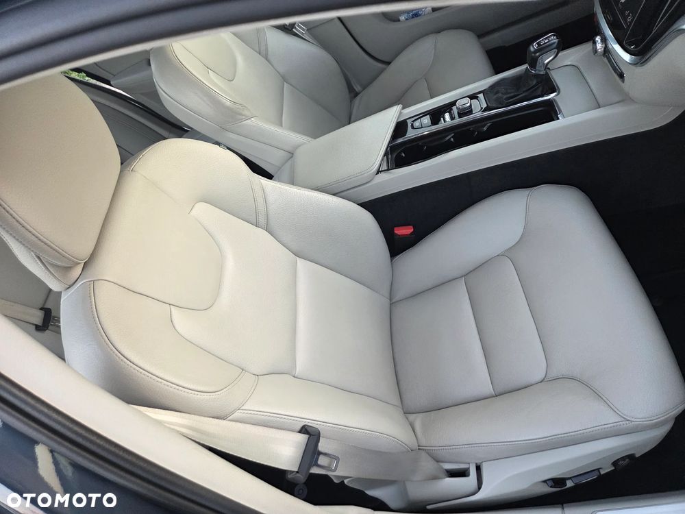 Volvo S60 T6 AWD R-Design - 19