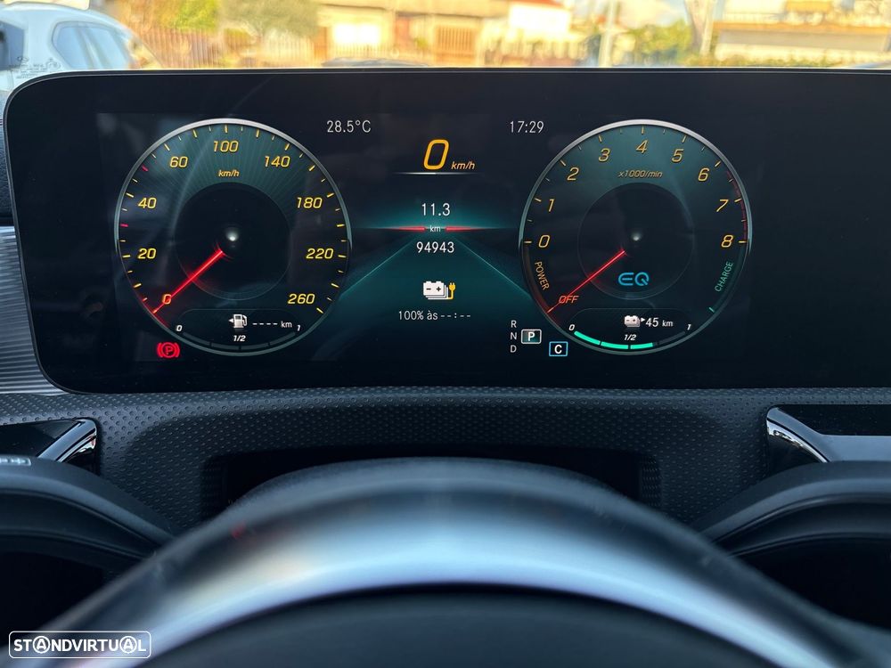 Mercedes-Benz CLA 250 e Shooting Brake AMG Line - 37