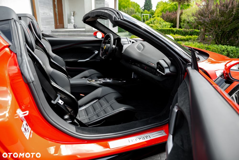 Ferrari 296 GTS - 33
