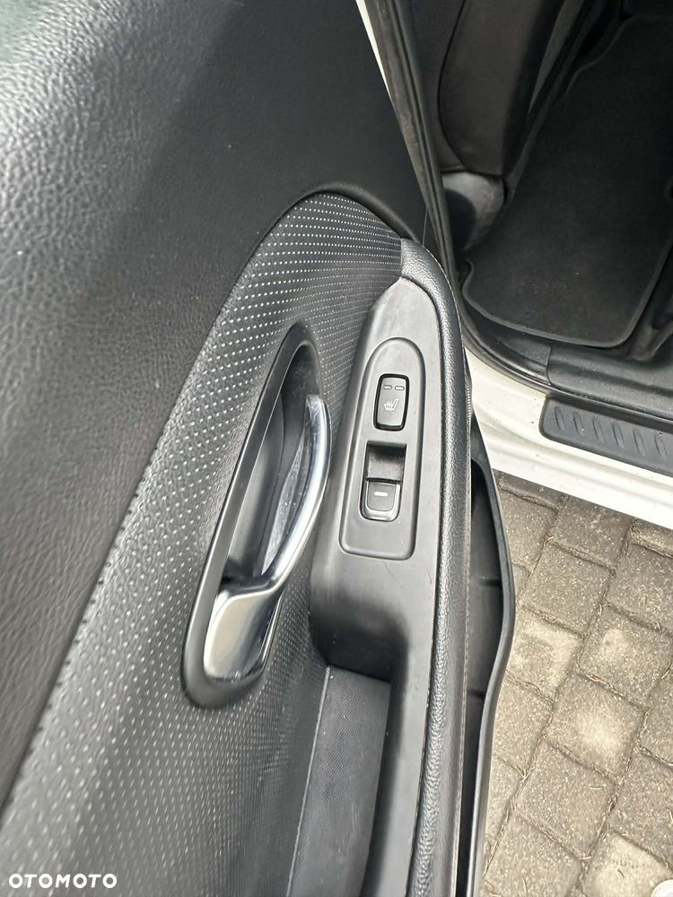 Kia Carens 1.7 CRDi 115 Dream Team Edition - 23