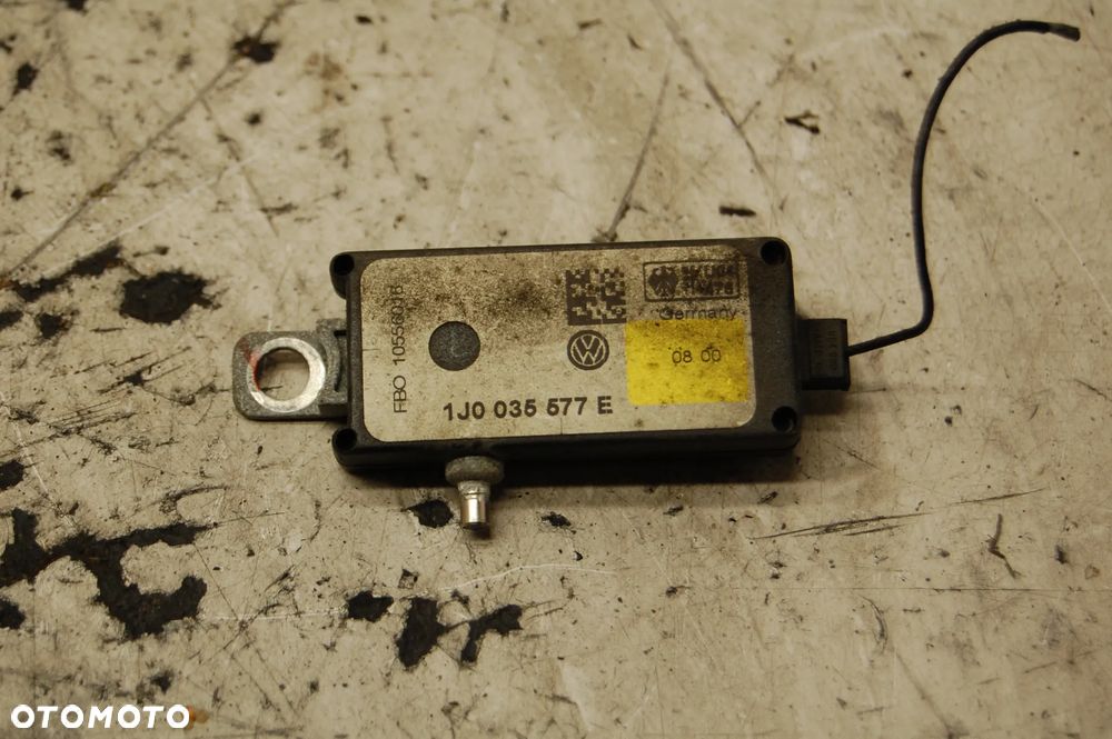 WZMACNIACZ ANTENY 1J0035577E 1J0035577D VW PASSAT B5 LIFT BORA - 1