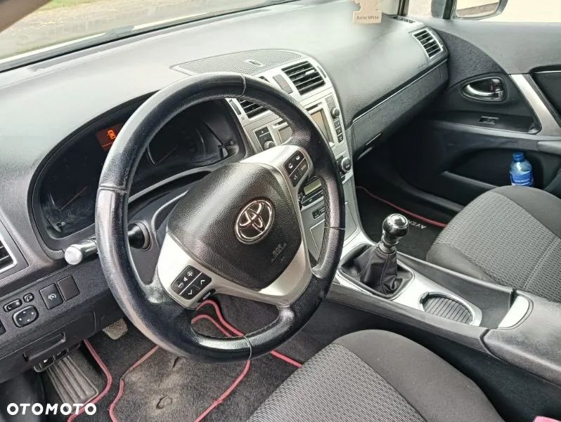 Toyota Avensis - 5