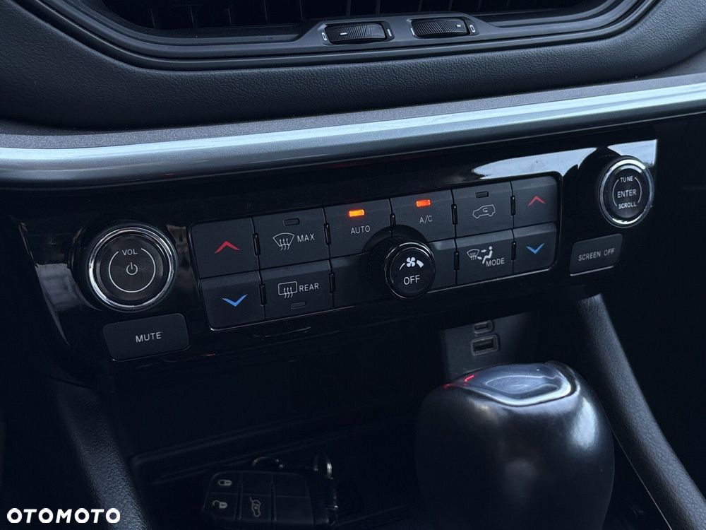 Jeep Compass 1.5 T4 mHEV Limited FWD S&S DCT - 25