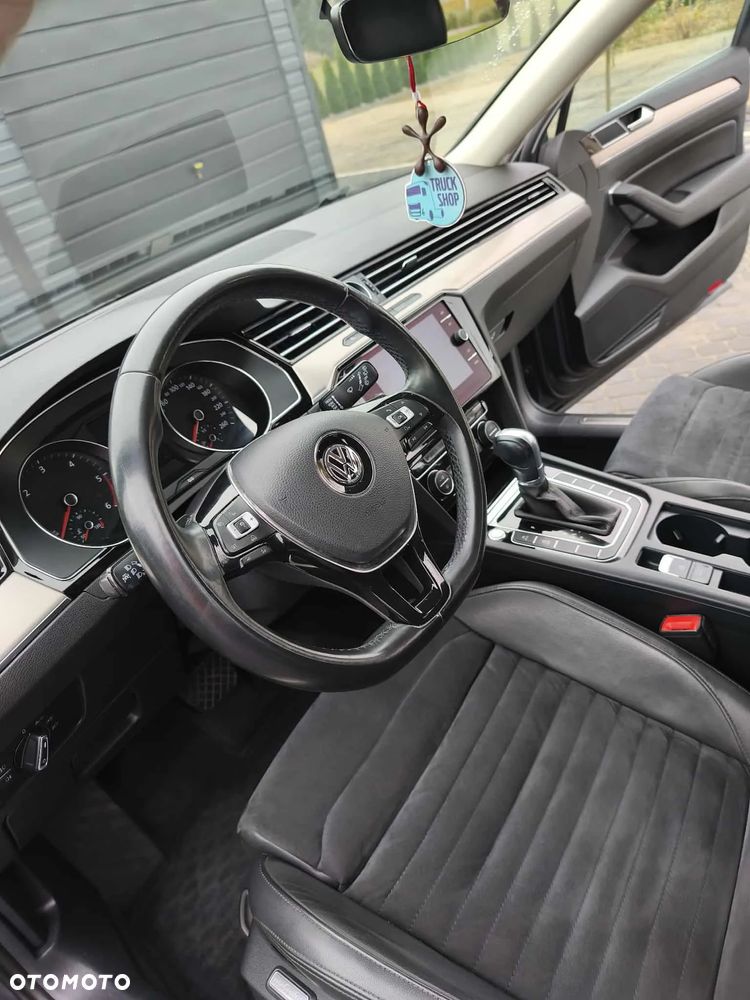 Volkswagen Passat - 15
