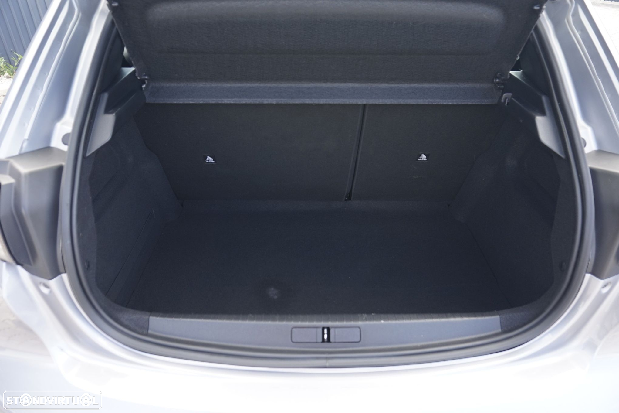 Peugeot 208 1.2 PureTech Active - 21