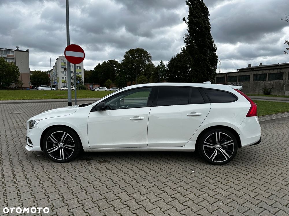 Volvo V60 D4 Drive-E R-Design Momentum - 3
