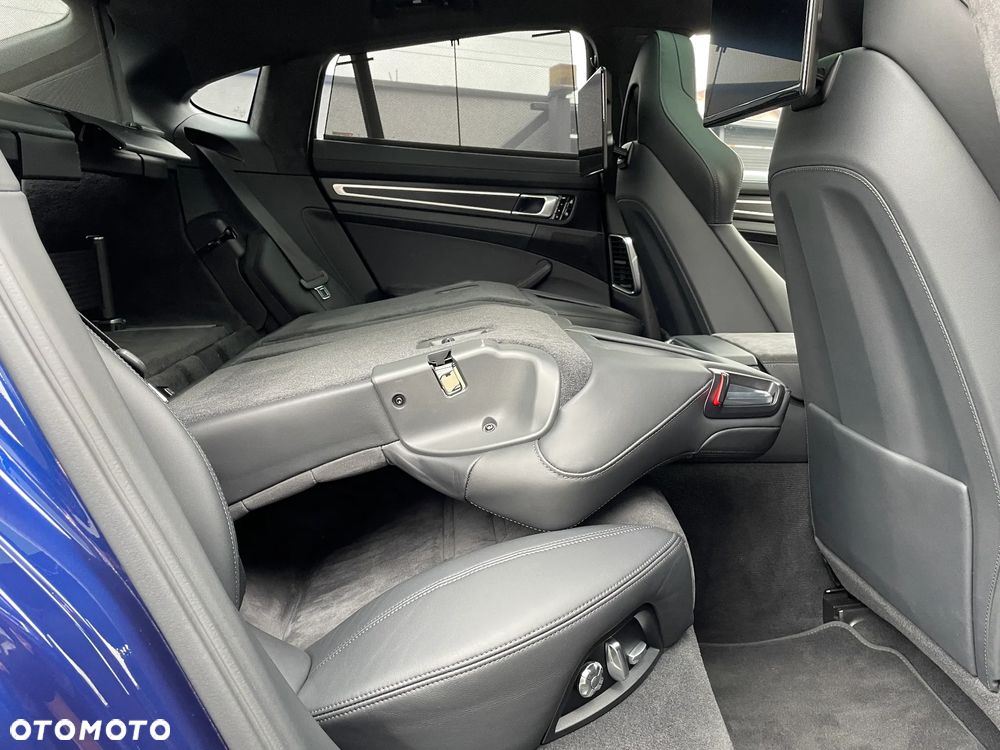 Porsche Panamera - 22