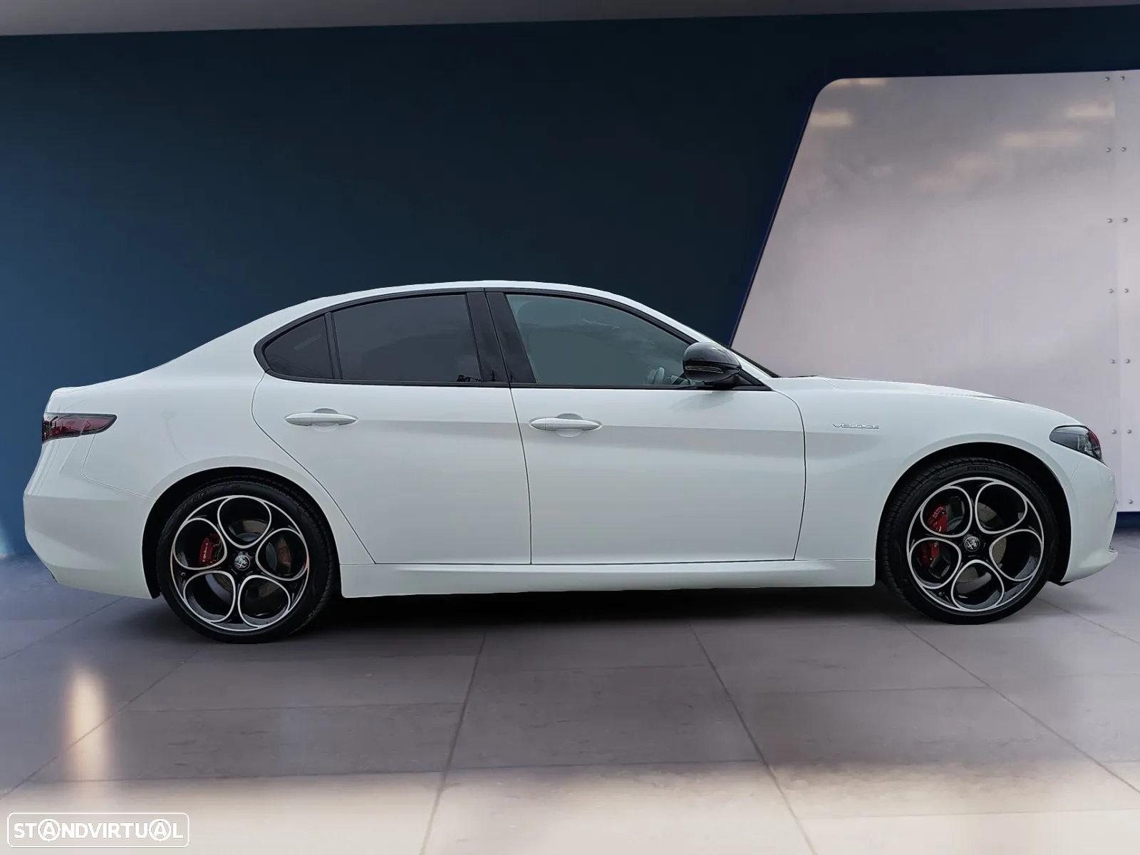 Alfa Romeo Giulia 2.2 D Tributo Q4 AT8 - 4