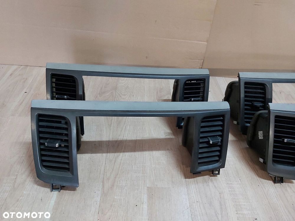 TOYOTA SIENNA ramka radia kratka nawiewu panel - 1