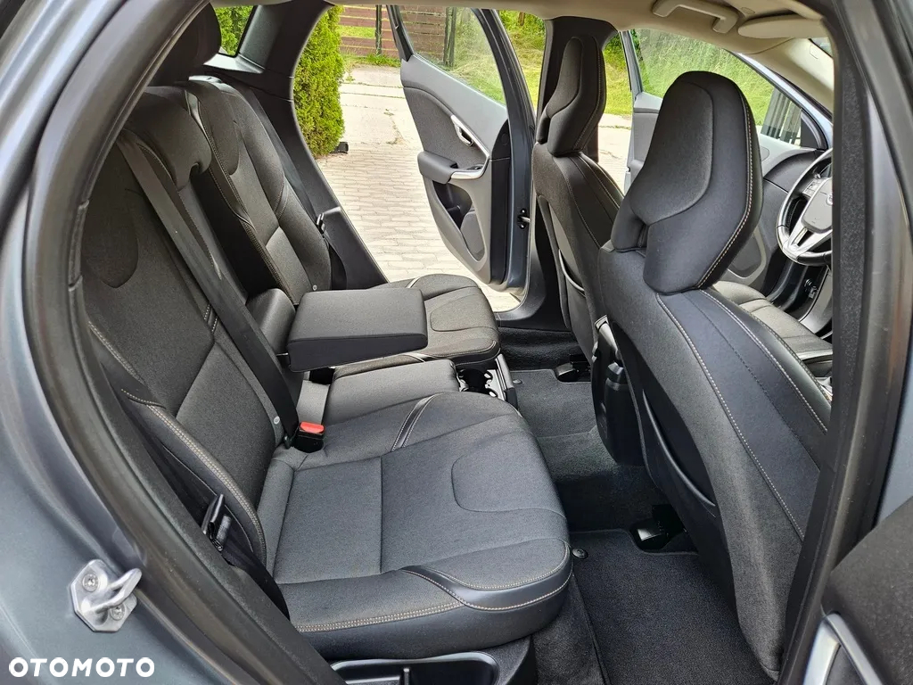 Volvo V40 Cross Country - 22
