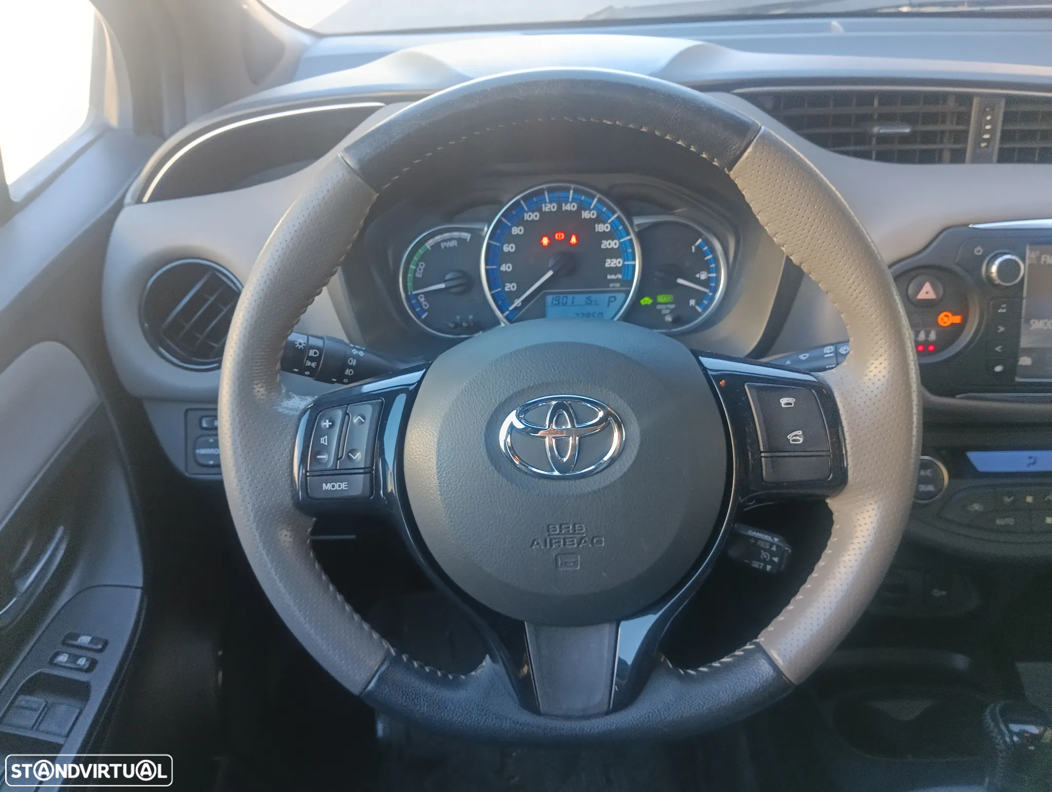 Toyota Yaris 1.5 HSD Square Collec.Bronze - 9