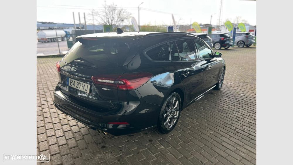 Ford Focus SW 1.0 EcoBoost MHEV ST-Line X - 4