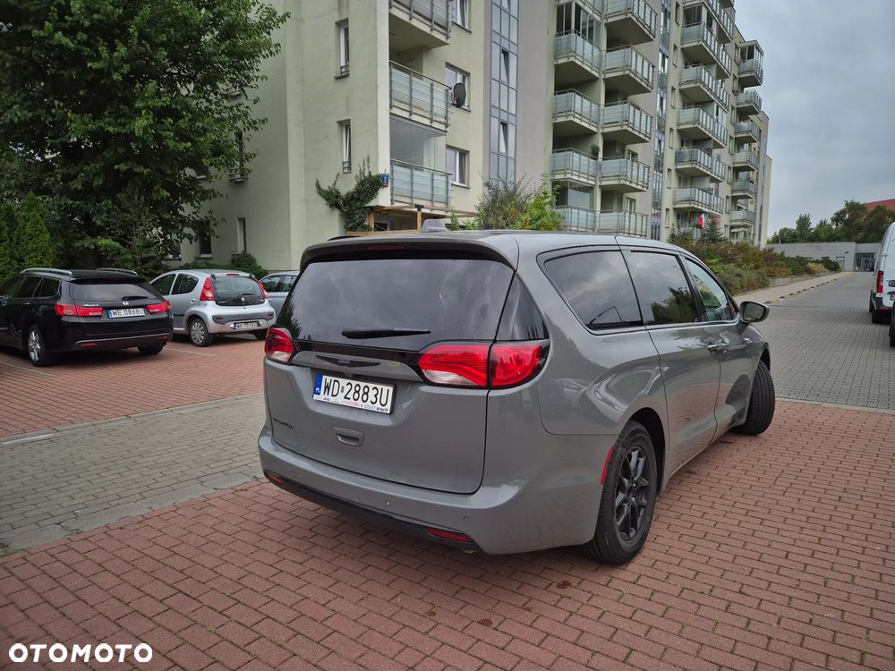 Chrysler Pacifica - 8