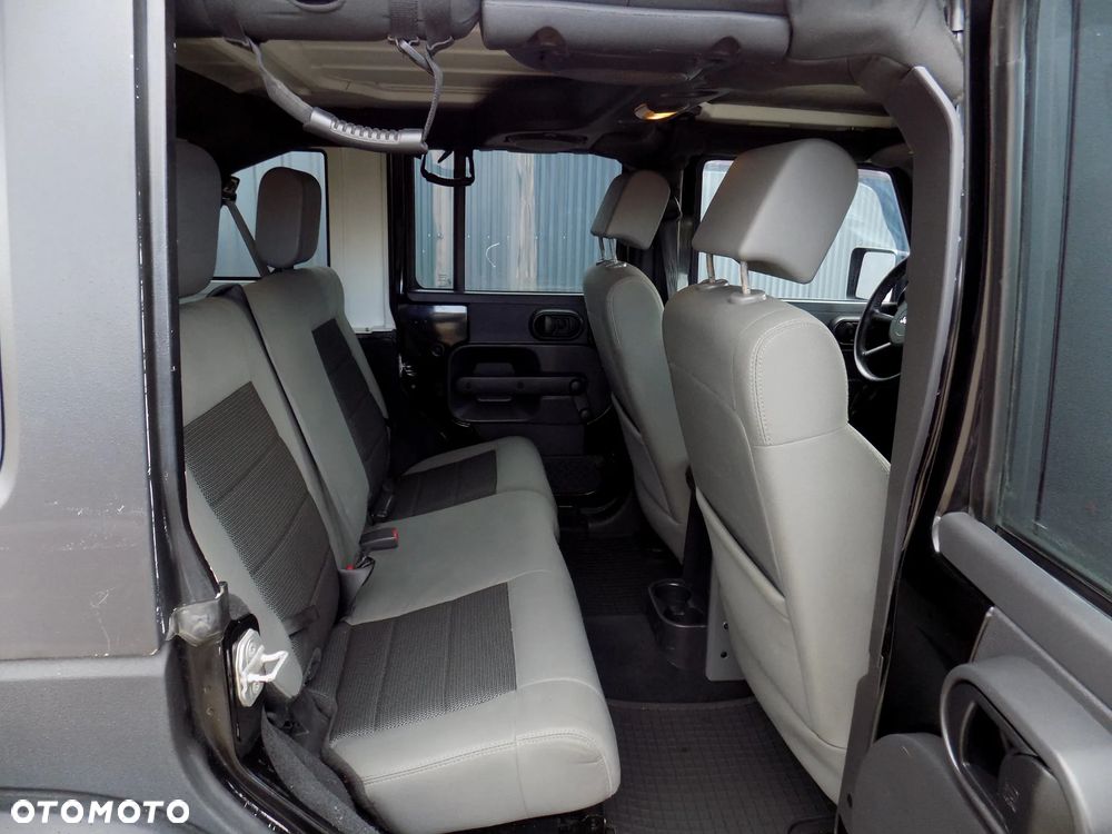 Jeep Wrangler - 27