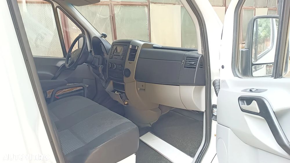 Mercedes-Benz Sprinter - 4