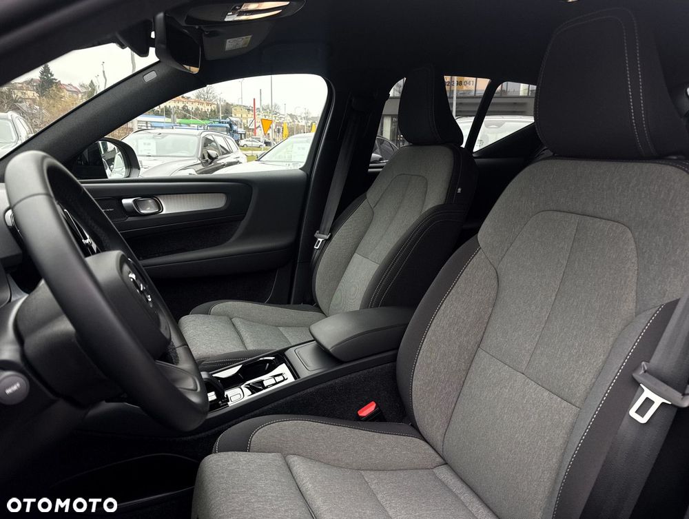 Volvo XC 40 - 30