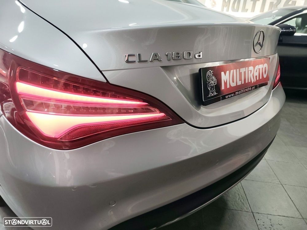 Mercedes-Benz CLA 180 d Urban - 10