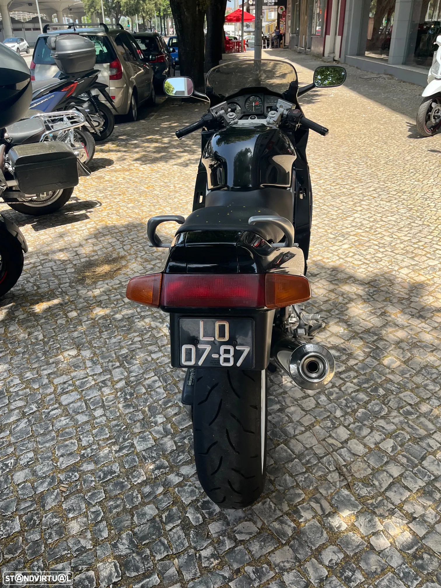 Honda VFR 750 F - 2