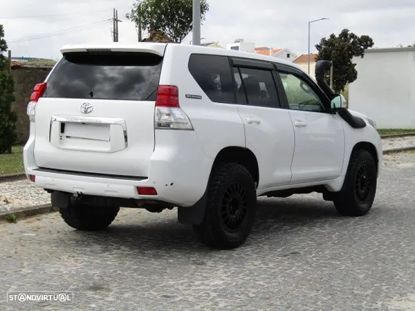 Toyota Land Cruiser 3.0 D-4D Auto 60th Anniversary - 3